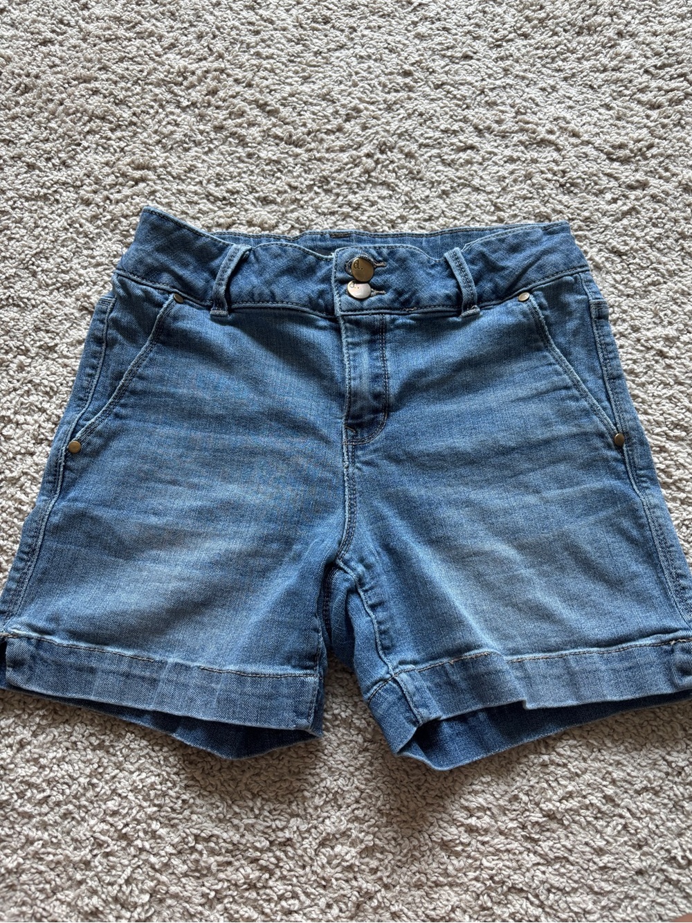 Women’s Shorts | Size 4